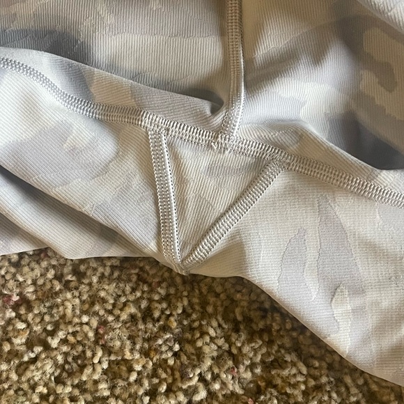 Lululemon shorts - Picture 6 of 6
